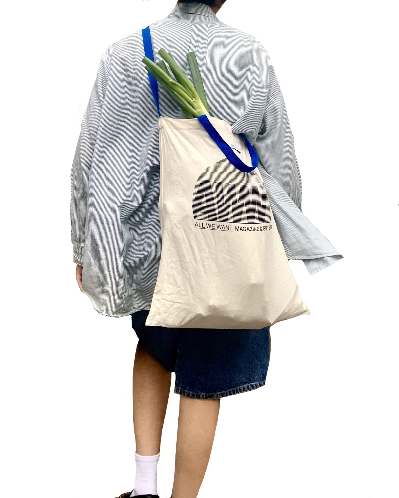 セールサイト AWW MAGAZINE SWEATSHIRT ステッカー付 | www.barkat.tv